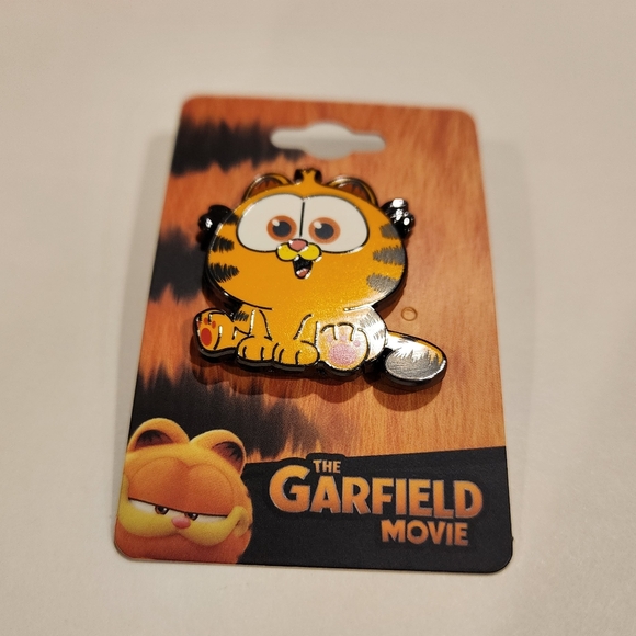The Garfield Movie 2024 Baby Garfield Enamel Pin NEW - Picture 5 of 9